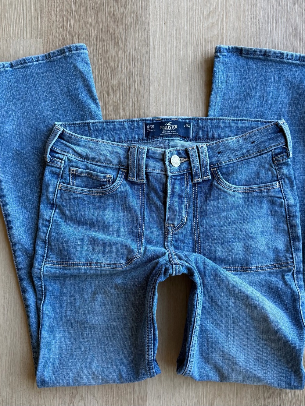 Hollister Women's Midwash Blue Low Rise Boot Jeans 25R